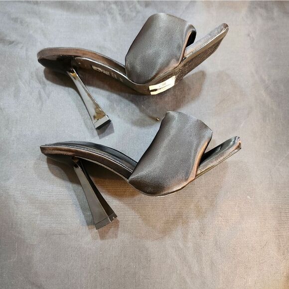 BRAND NEW FOREVER 21 SQUARE TOE SATIN THICK STRAP WOMEN'S SANDAL - Picture 4 of 15